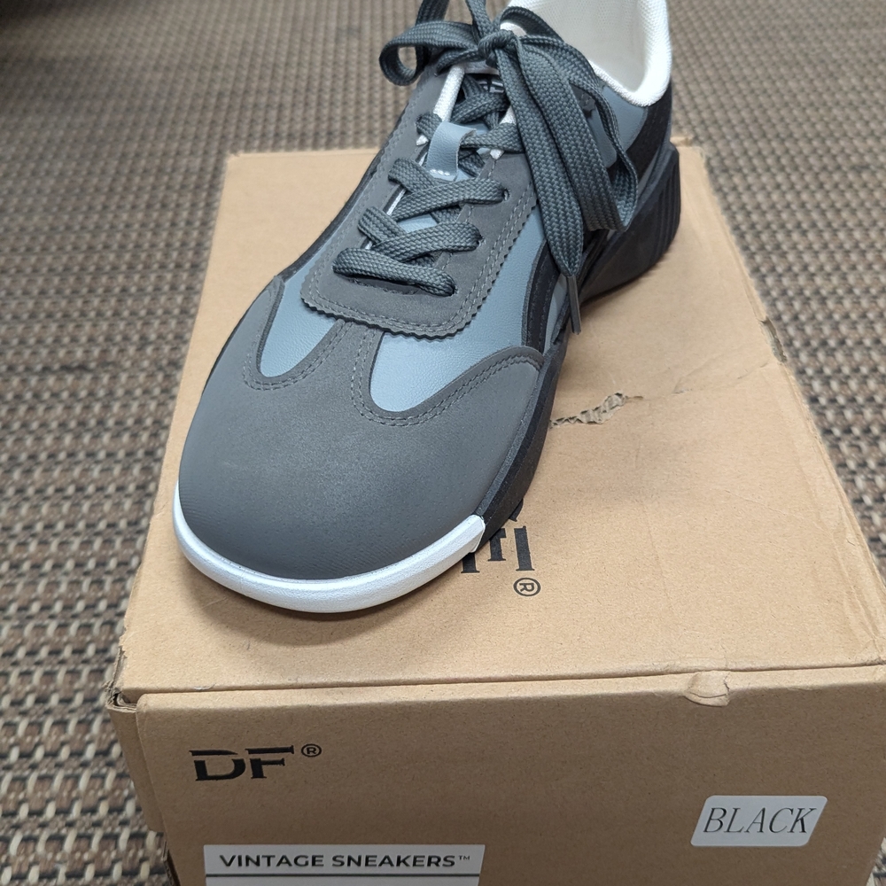 DF Women's Vintage Sneakers - Black and Gray